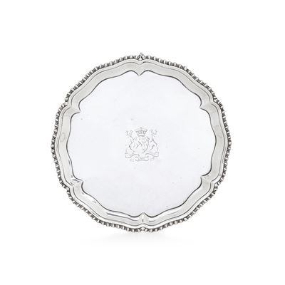 Salver. Londra 1764, Argentiere Thos. Hammam-john Crouch