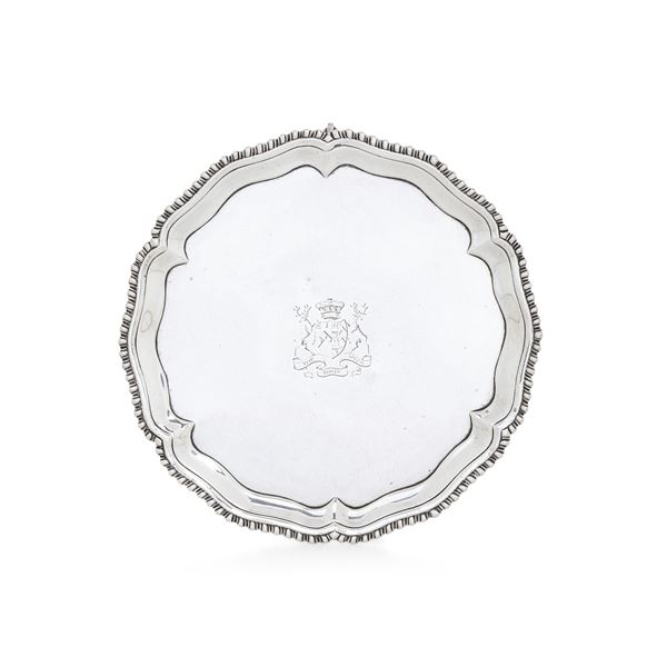 Salver. Londra 1764, argentiere Thos. Hammam-John Crouch