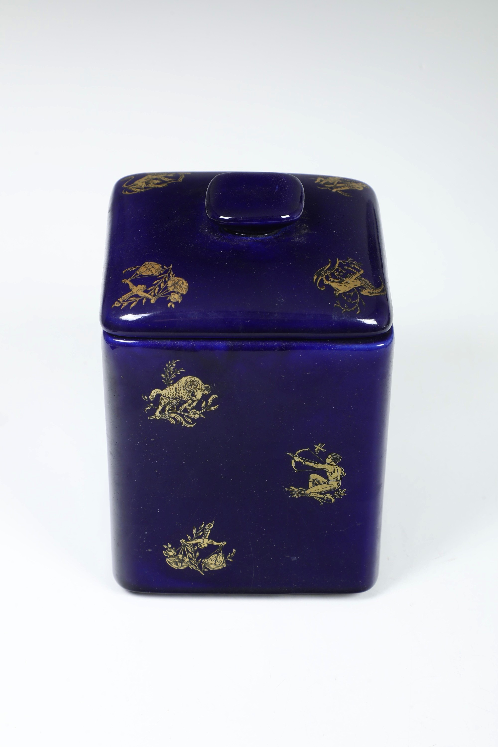 Biscottiera con segni zodiacali, Porcellana a fondo blu e oro, XX secolo