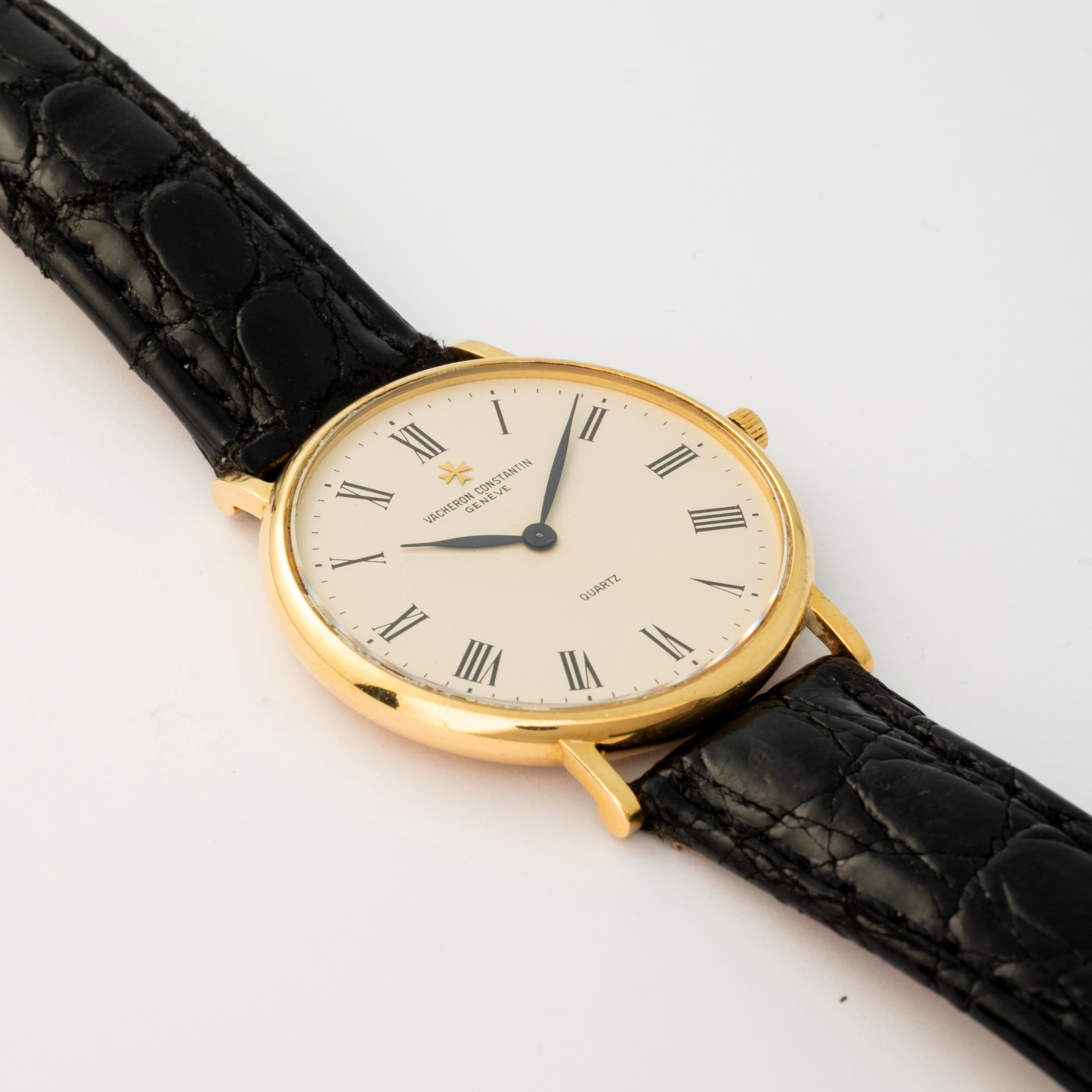 Vacheron & Constantin - Orologio Patrimony in oro giallo 18k con quadrante bianco e indici romani...