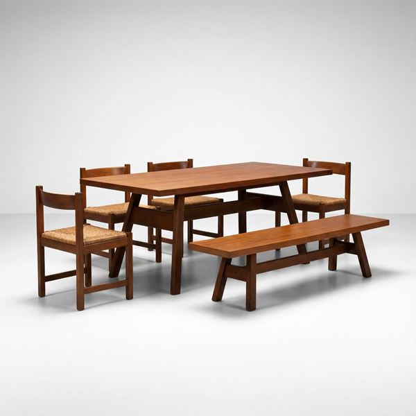 Tavolo, panca e quattro sedie della serie Torbecchia