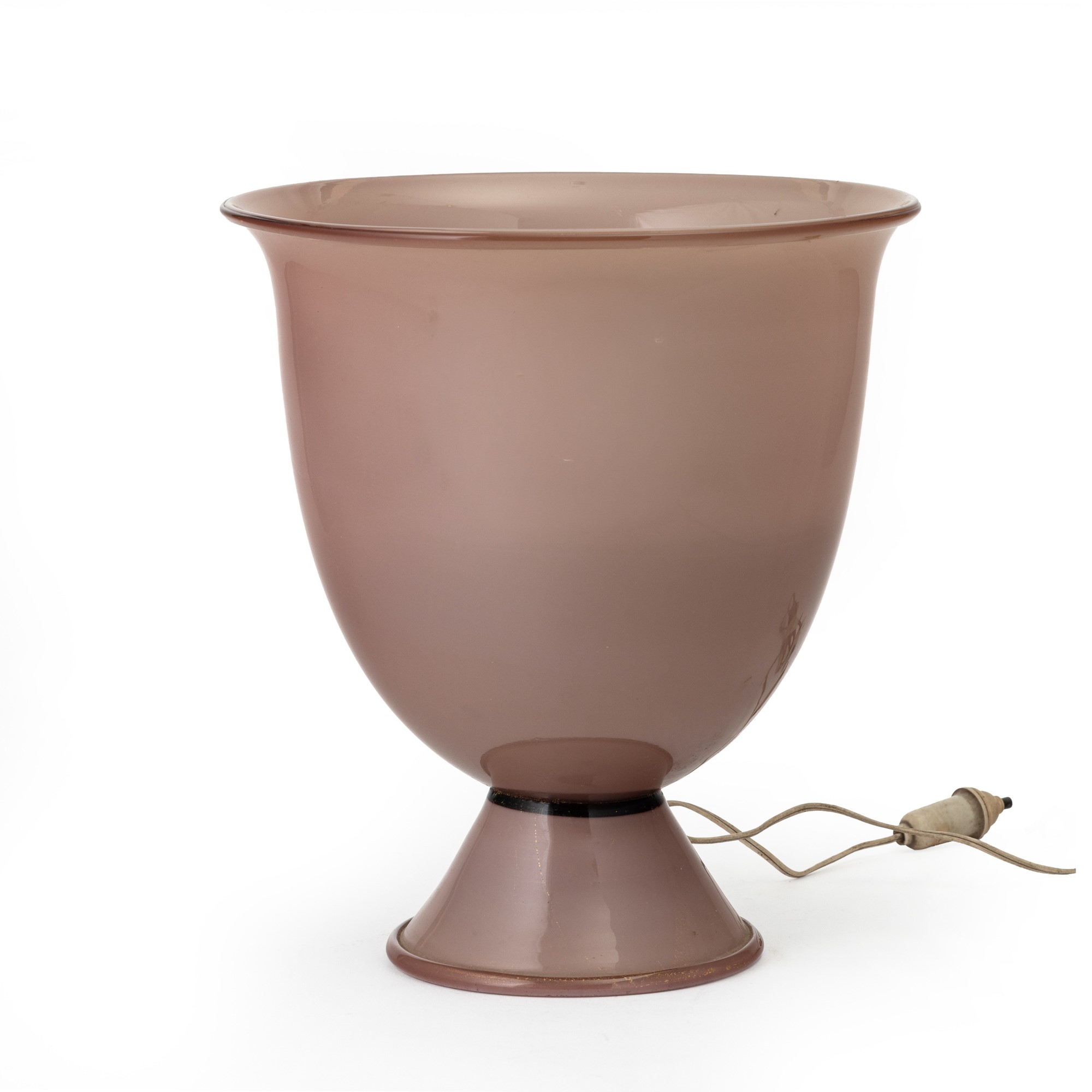 Murano (ca. 1940), Lampada da tavolo in vetro soffiato incamiciato con inclusione di foglia oro