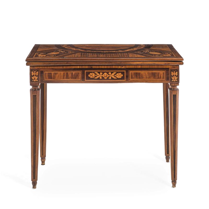 Tavolo da gioco lastronato e intarsiato. Lombardia, fine XVIII secolo  - Asta Dimore Italiane - Cambi Casa d'Aste