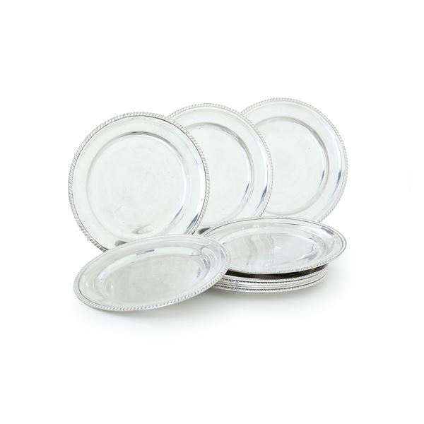 Dieci piattini. Argenteria italiana del XX-XXI secolo