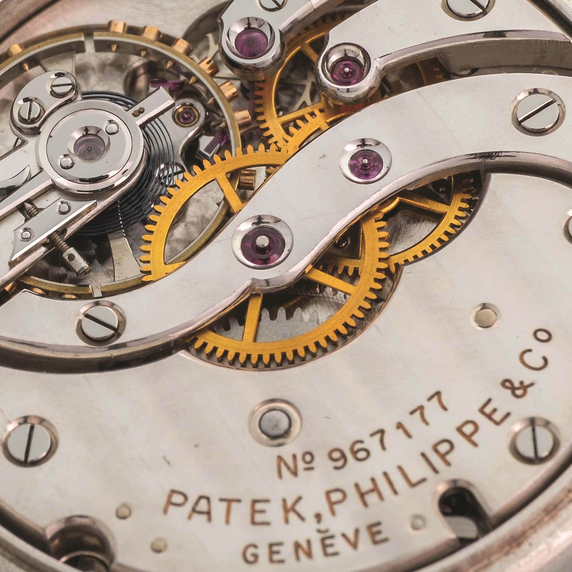 Patek Philippe - Calatrava Ref. 2431 Anse a Fiamma, Firmato "gobbi Milano" con Indici Applicati e...