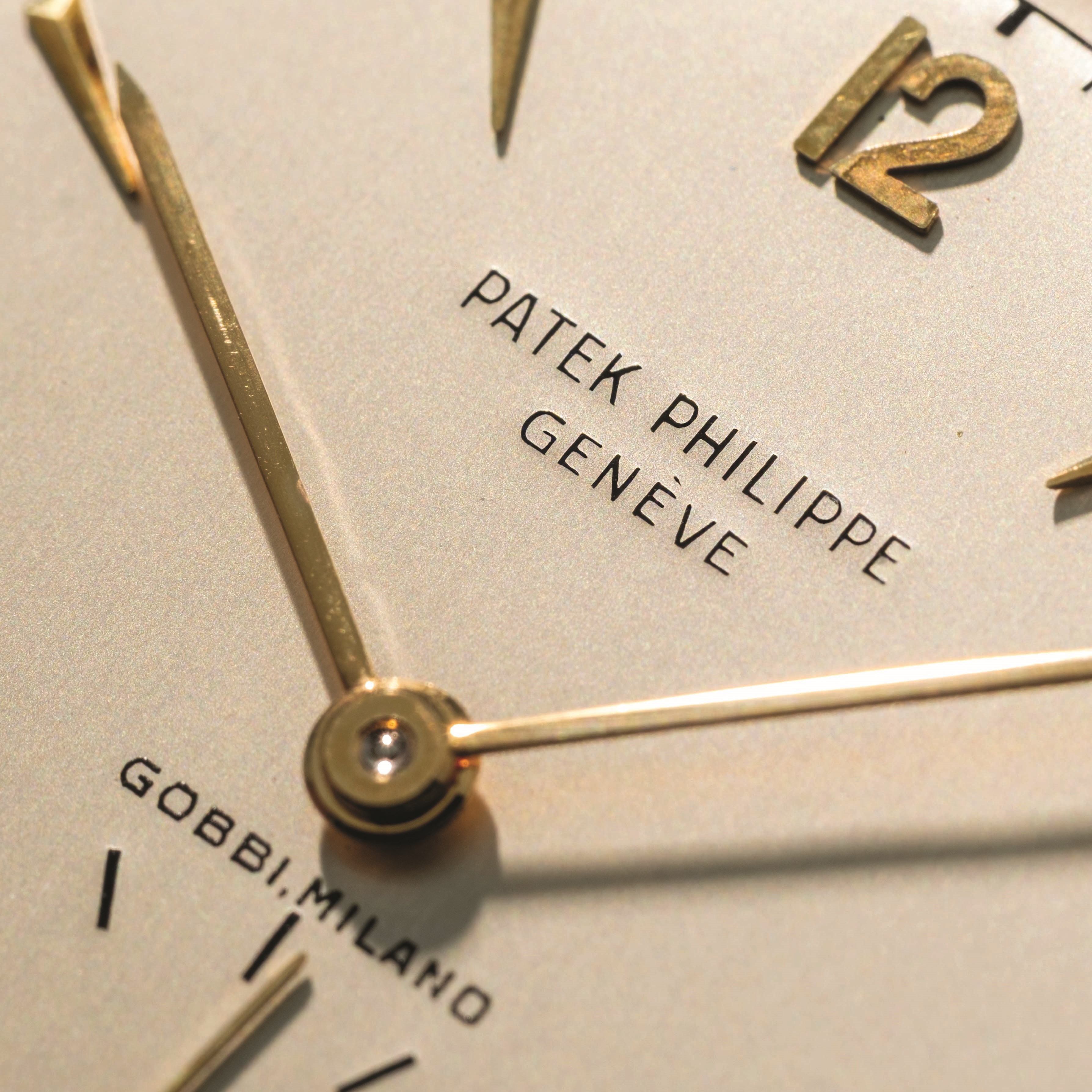 Patek Philippe - Calatrava Ref. 2431 Anse a Fiamma, Firmato "gobbi Milano" con Indici Applicati e...