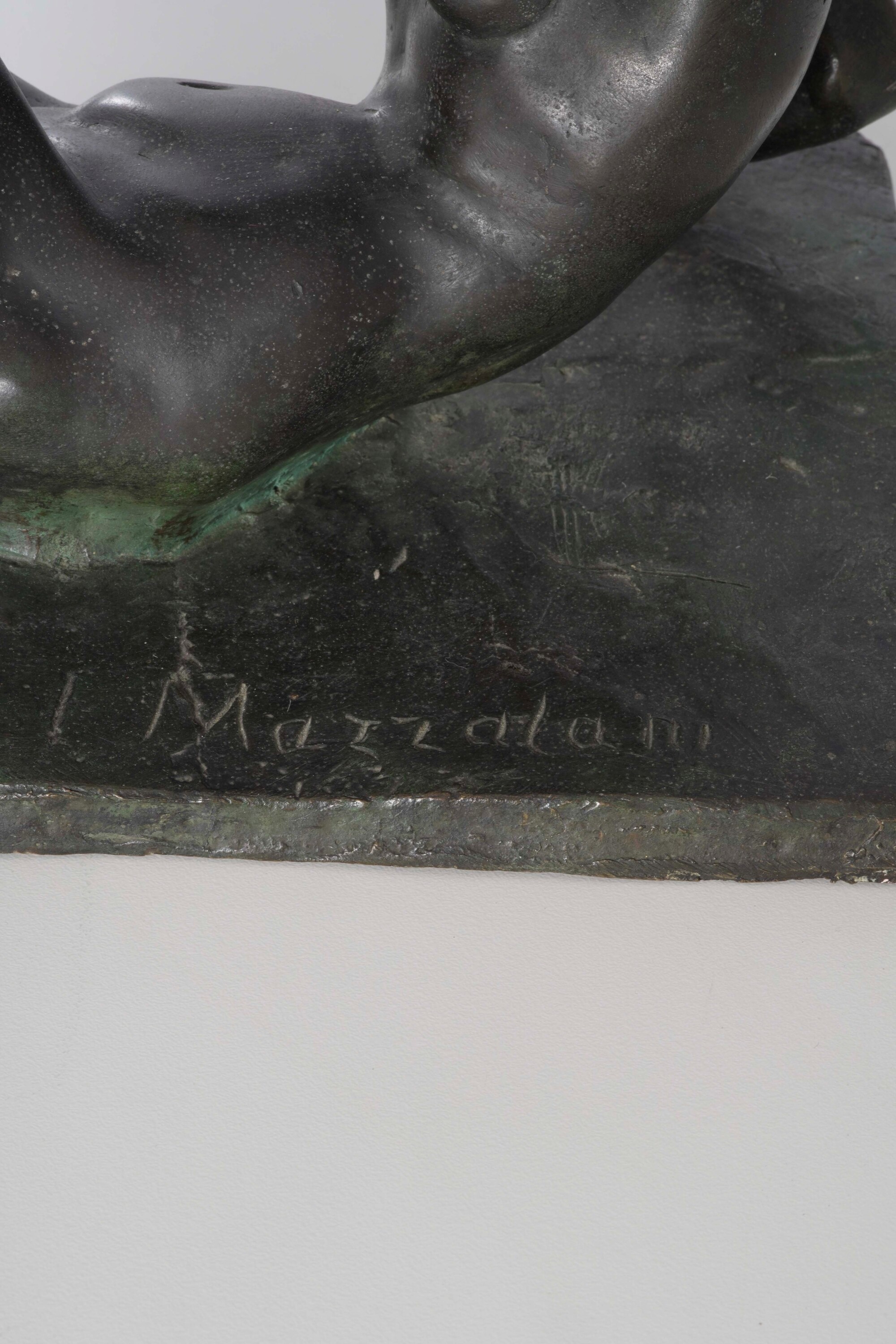 Enrico Mazzolani - La penna del gallo - scultura in bronzo fuso e patinato