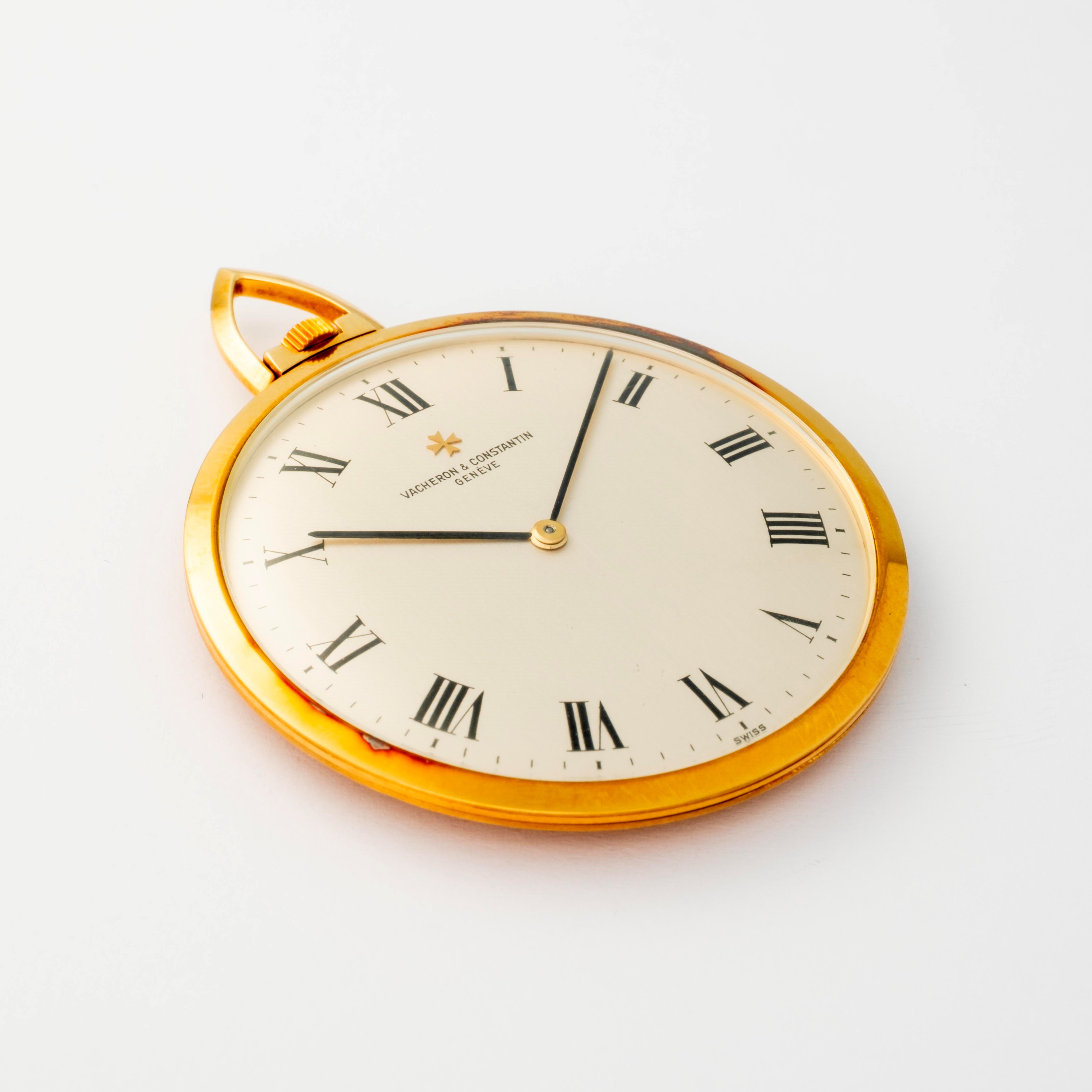 Vacheron & Constantin - Tasca 'Couteau', oro giallo 18k, quadrante argenté, circa 1960