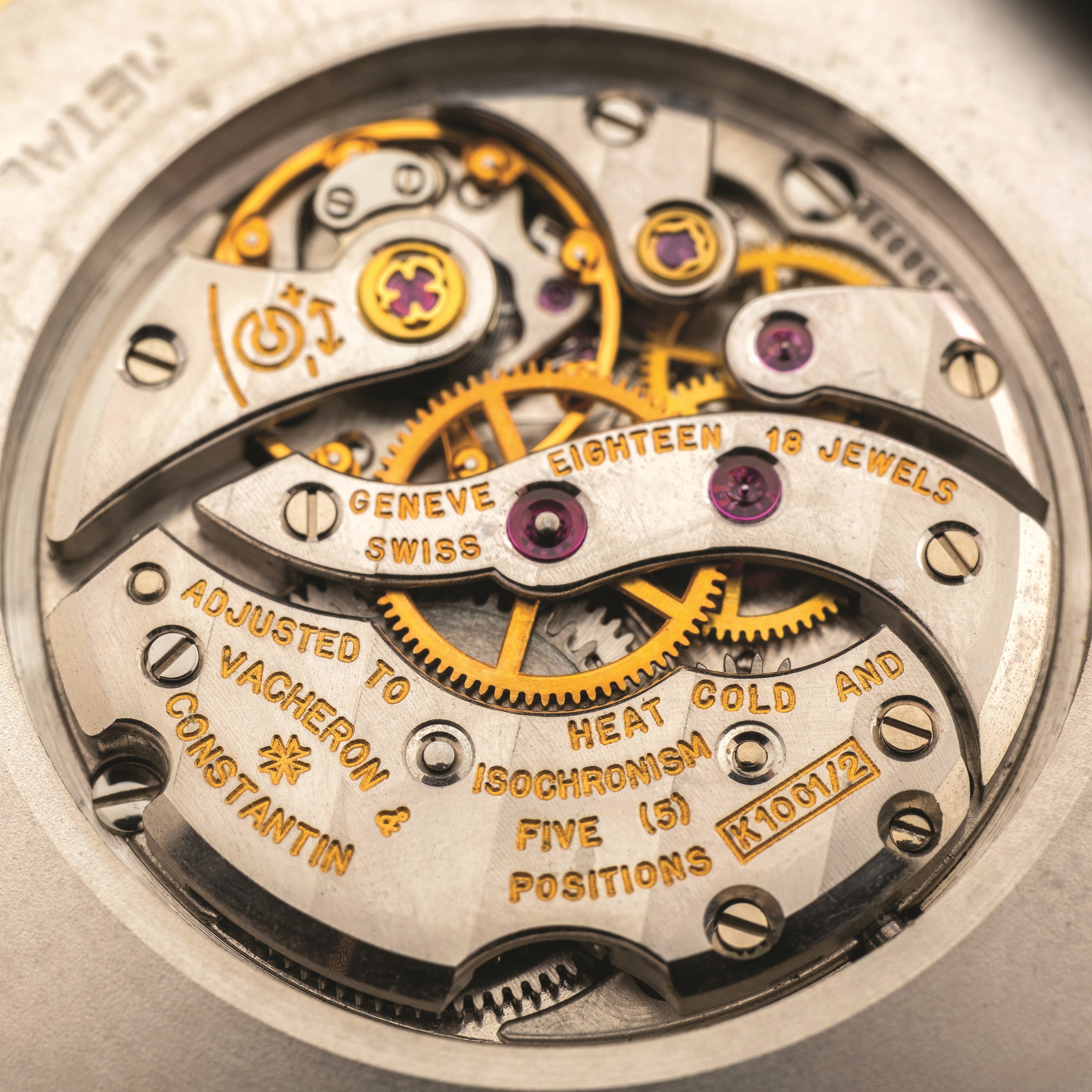 Vacheron & Constantin - Tasca 'Couteau', oro giallo 18k, quadrante argenté, circa 1960