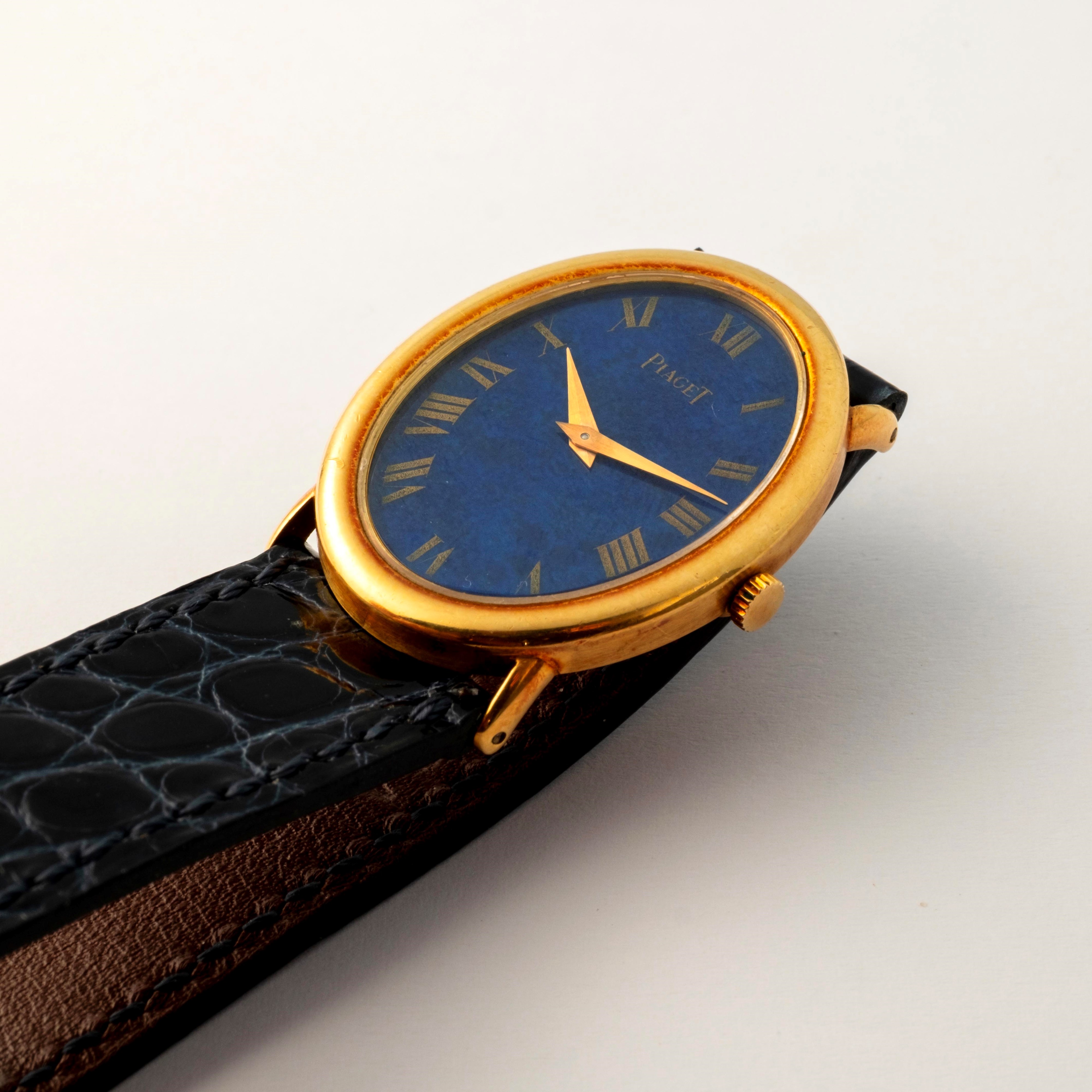 Piaget - Orologio Ovale in oro giallo 18k con quadrante in Lapis e indici romani, circa 1980