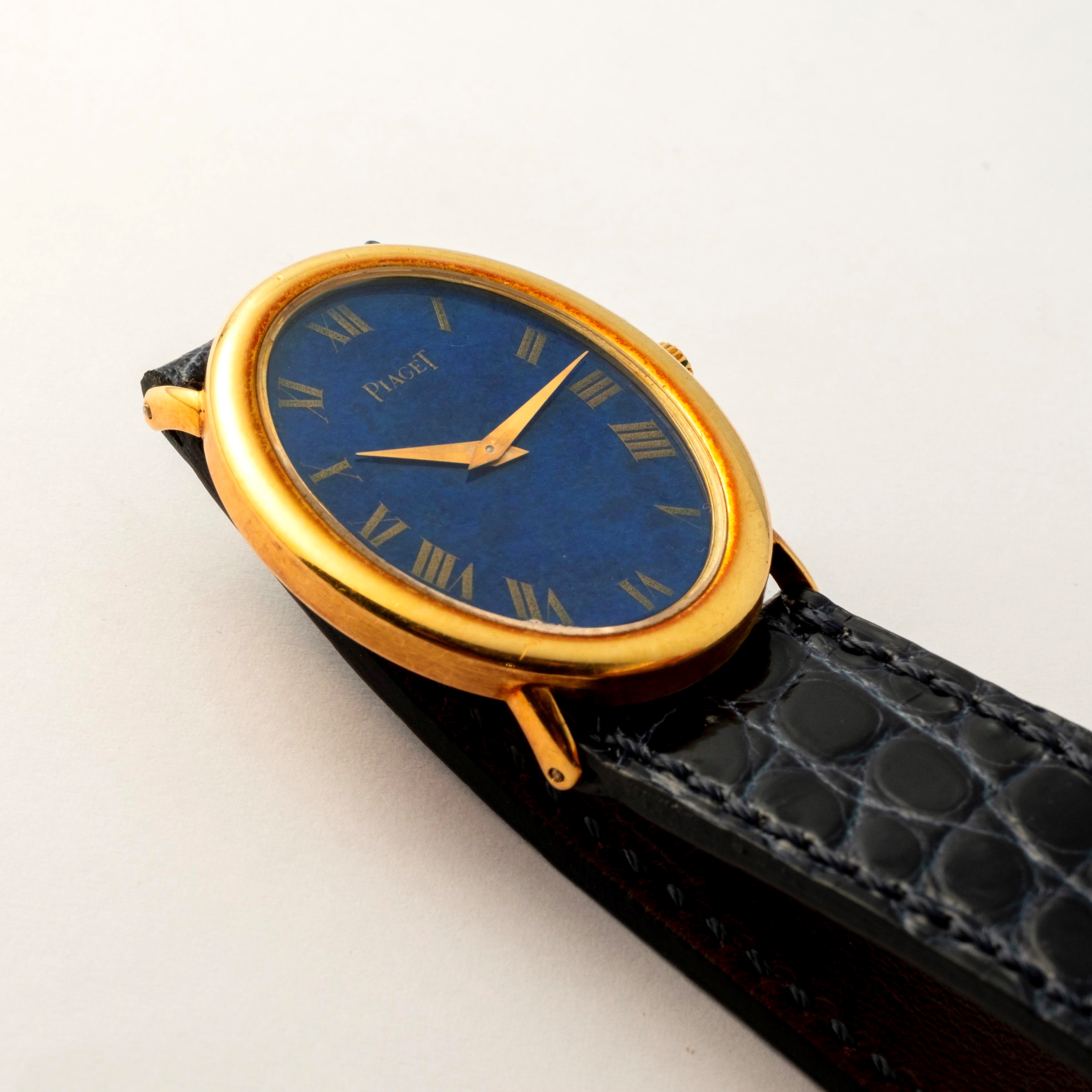 Piaget - Orologio Ovale in oro giallo 18k con quadrante in Lapis e indici romani, circa 1980