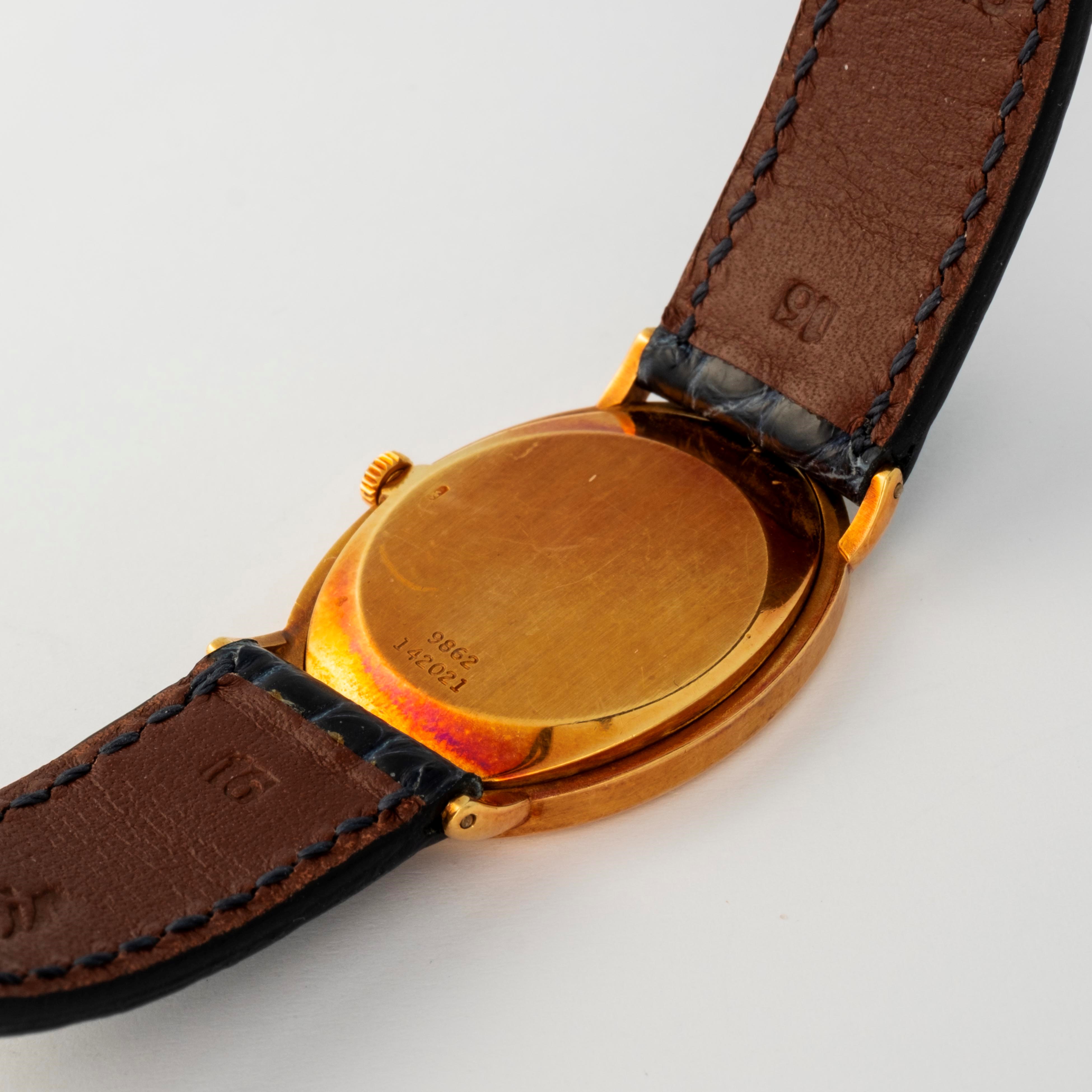 Piaget - Orologio Ovale in oro giallo 18k con quadrante in Lapis e indici romani, circa 1980