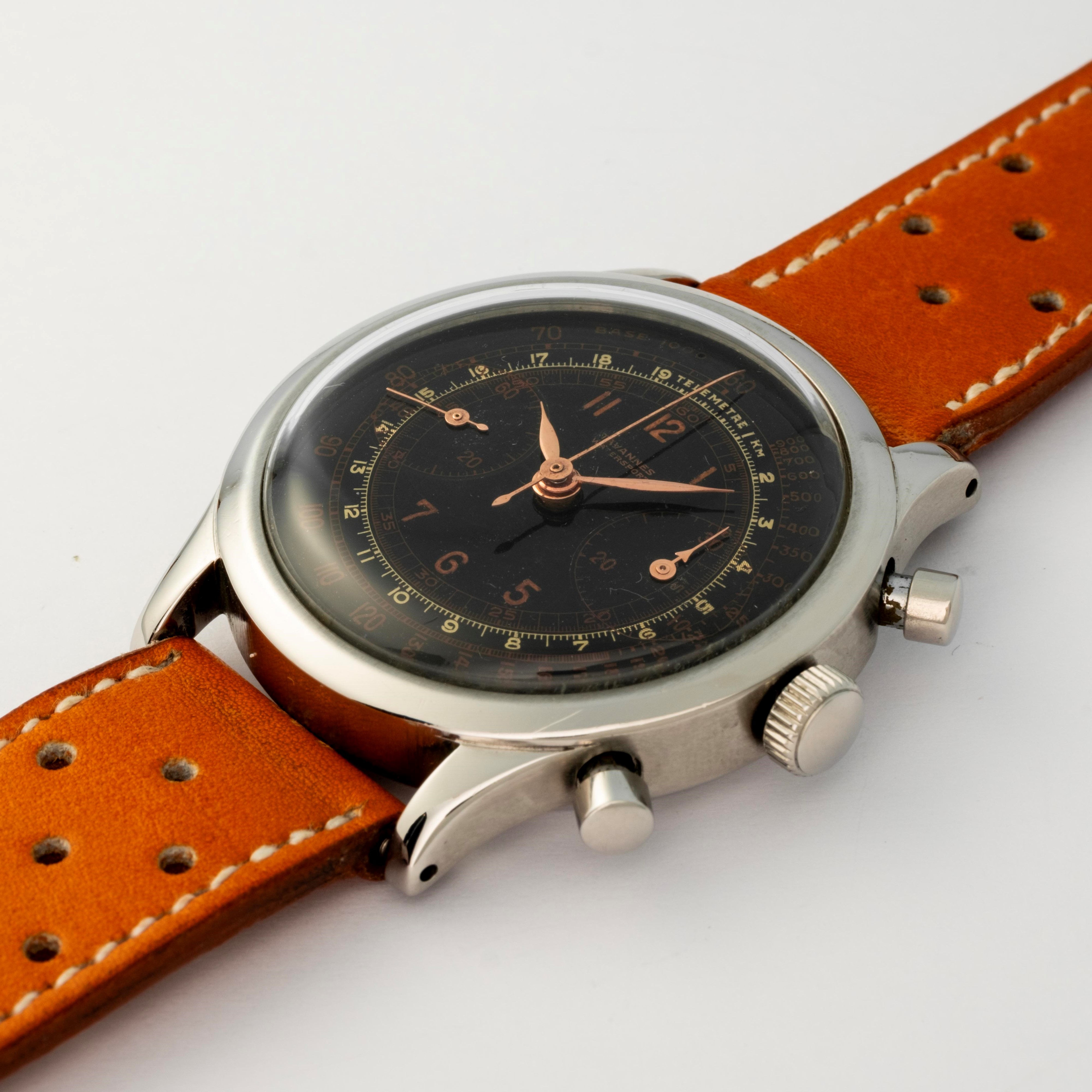 Tavannes - Clamshell Cronografo Impermeabile in Acciaio con Quadrante Nero Galvanico, circa 1940
