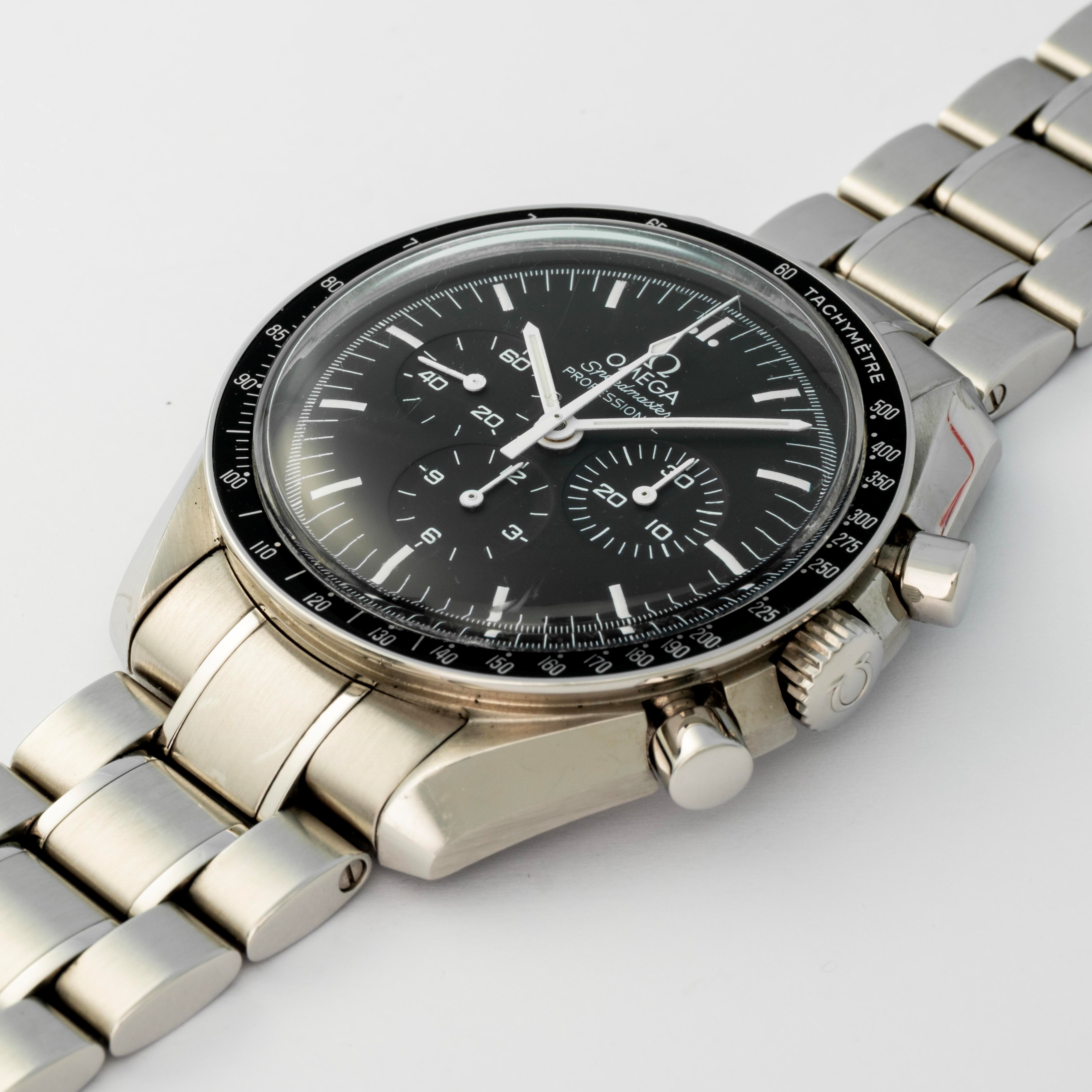 Omega - Speedmaster Professional, circa 2005, acciaio, quadrante nero, movimento a carica manuale