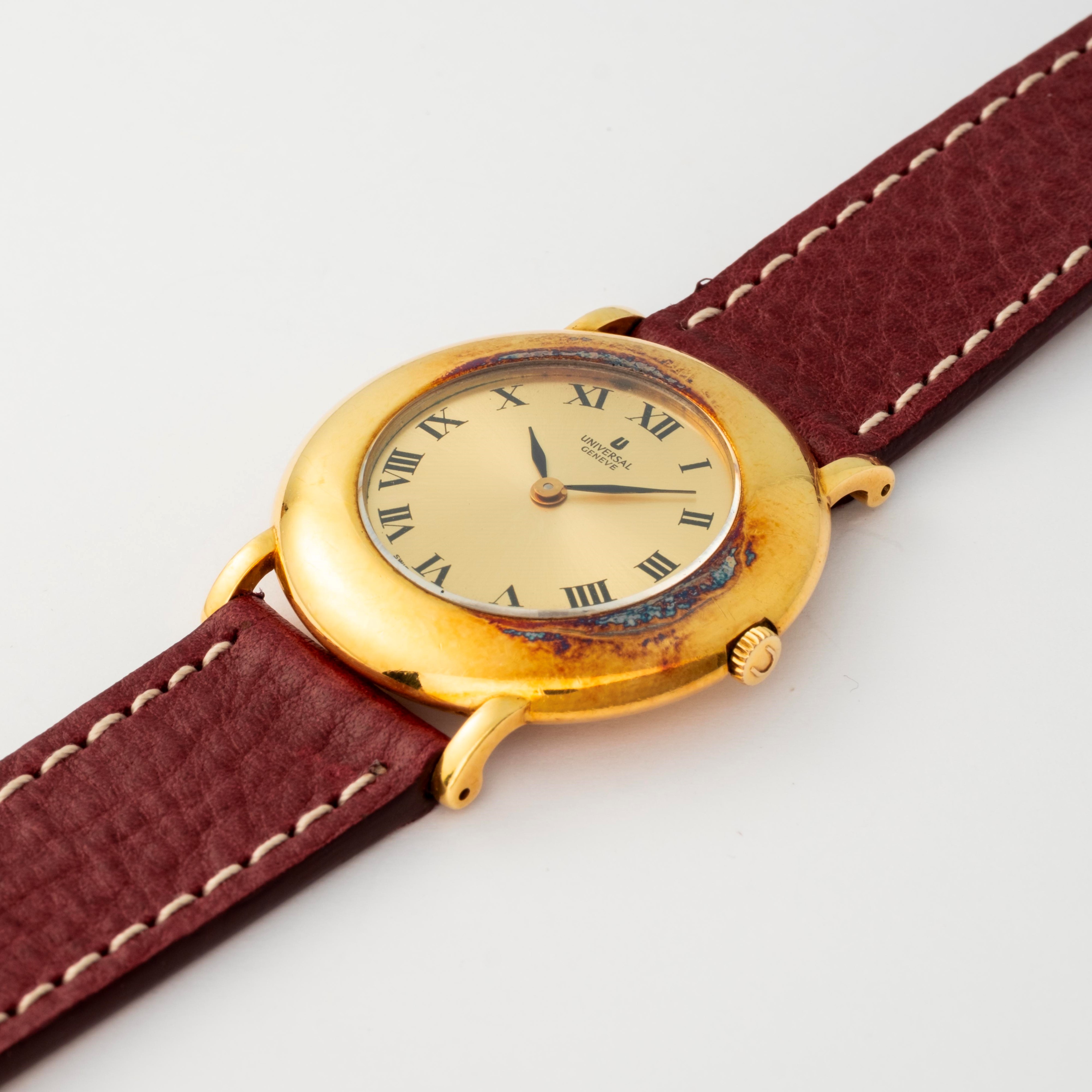 Universal Genève - Disco Volante in oro giallo 18k con quadrante champagne, circa 1990