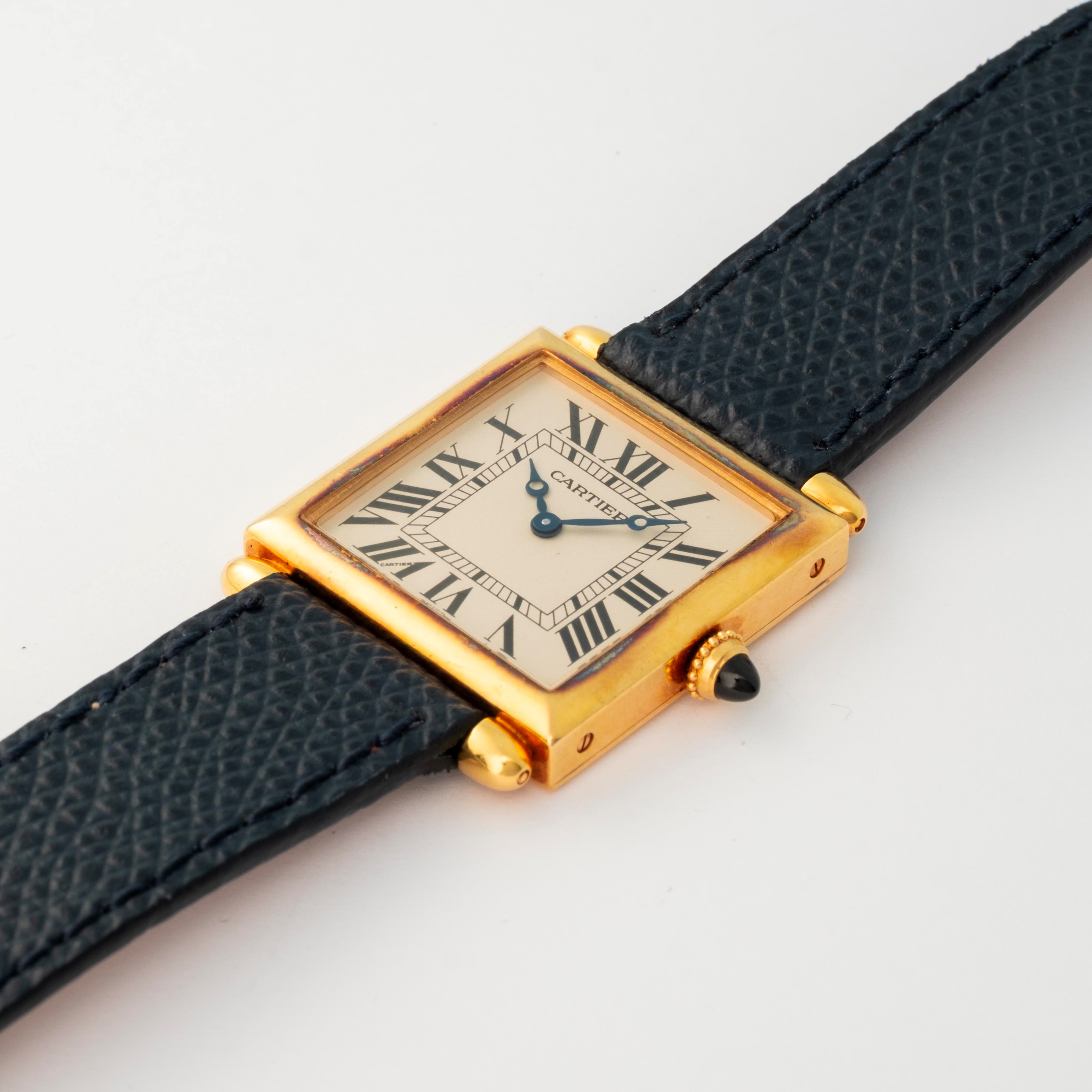 Cartier - Tank Obus in oro giallo 18k, quadrante bianco, circa 1990