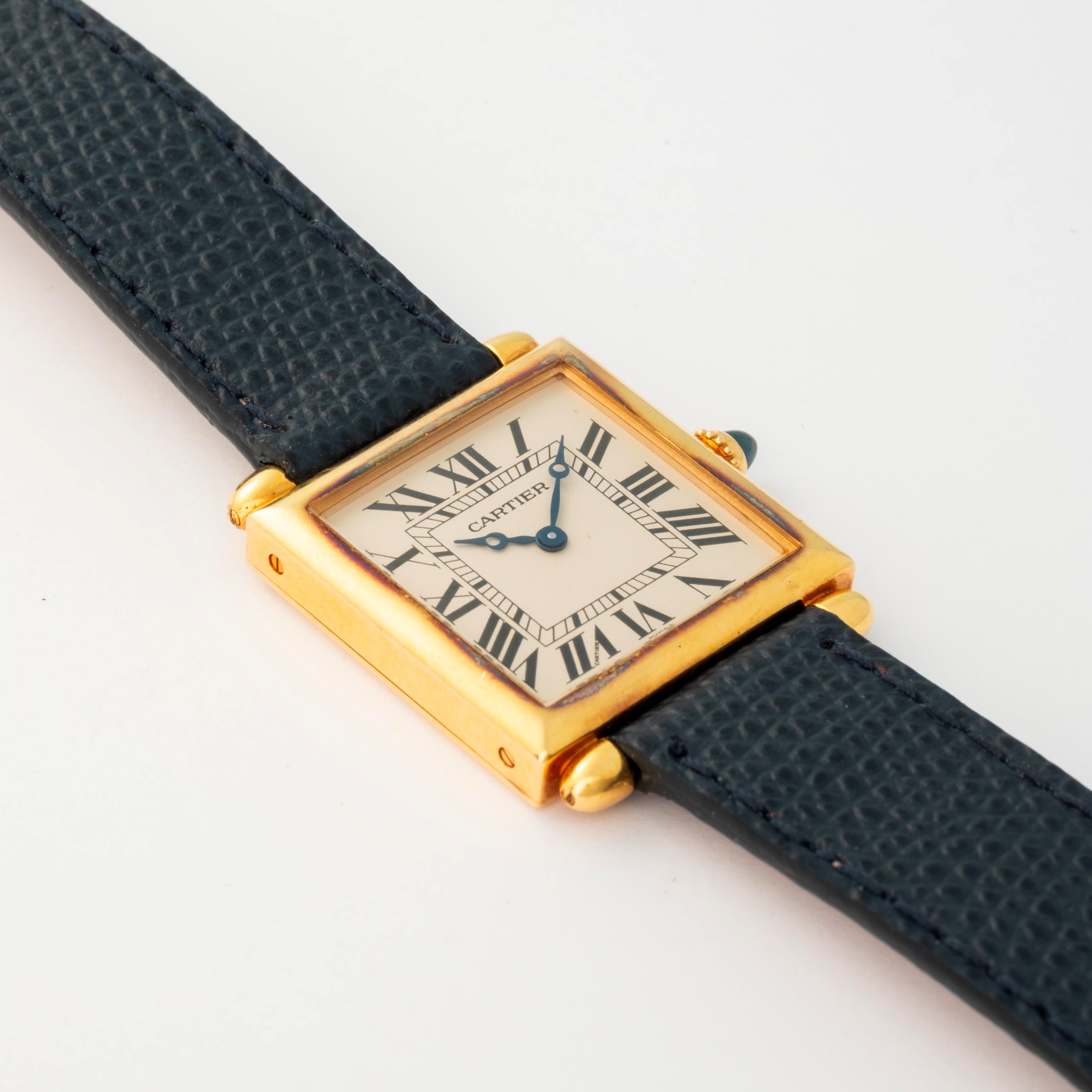 Cartier - Tank Obus in oro giallo 18k, quadrante bianco, circa 1990