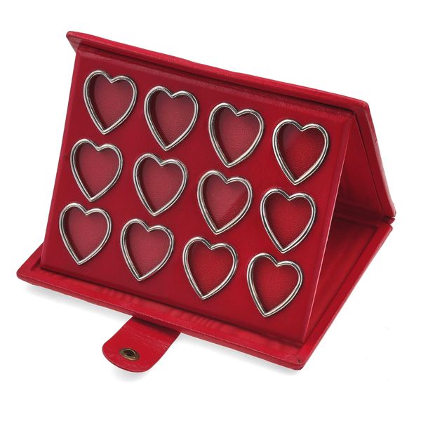 Astuccio con dodici portafoto a forma di cuori