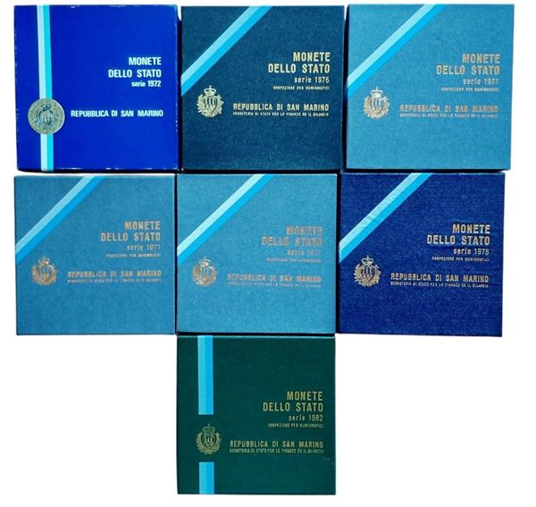 San Marino 1972-1982: 7 divisionali FdC contenenti 6 monete FdC in argento da 500 Lire.