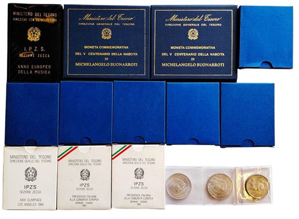 Italia 1961-1985: lotto composto da 15 monete celebrative in argento Fior di Conio da 500 e 1000 Lire.