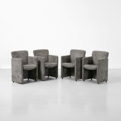 Poltrone modello PS148, rivestite in velluto