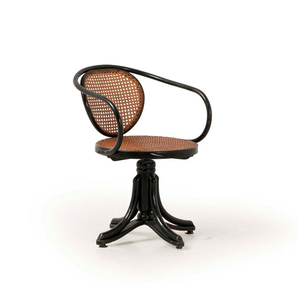 Poltrona girevole ebanizzata stile thonet