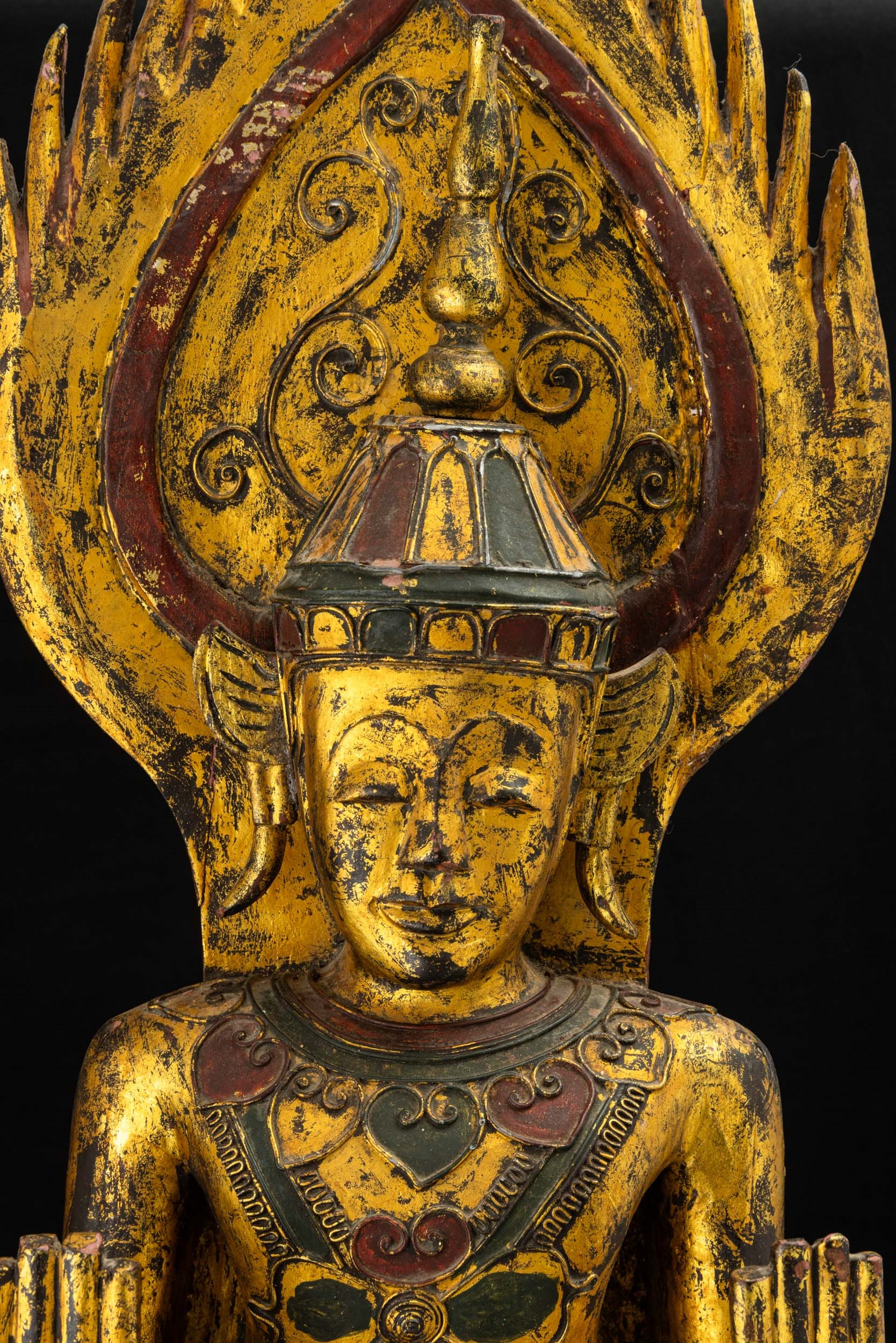 Figura di Bodhisattva stante, legno dorato con tracce di monocromia, Birmania, XVIII secolo (copp...