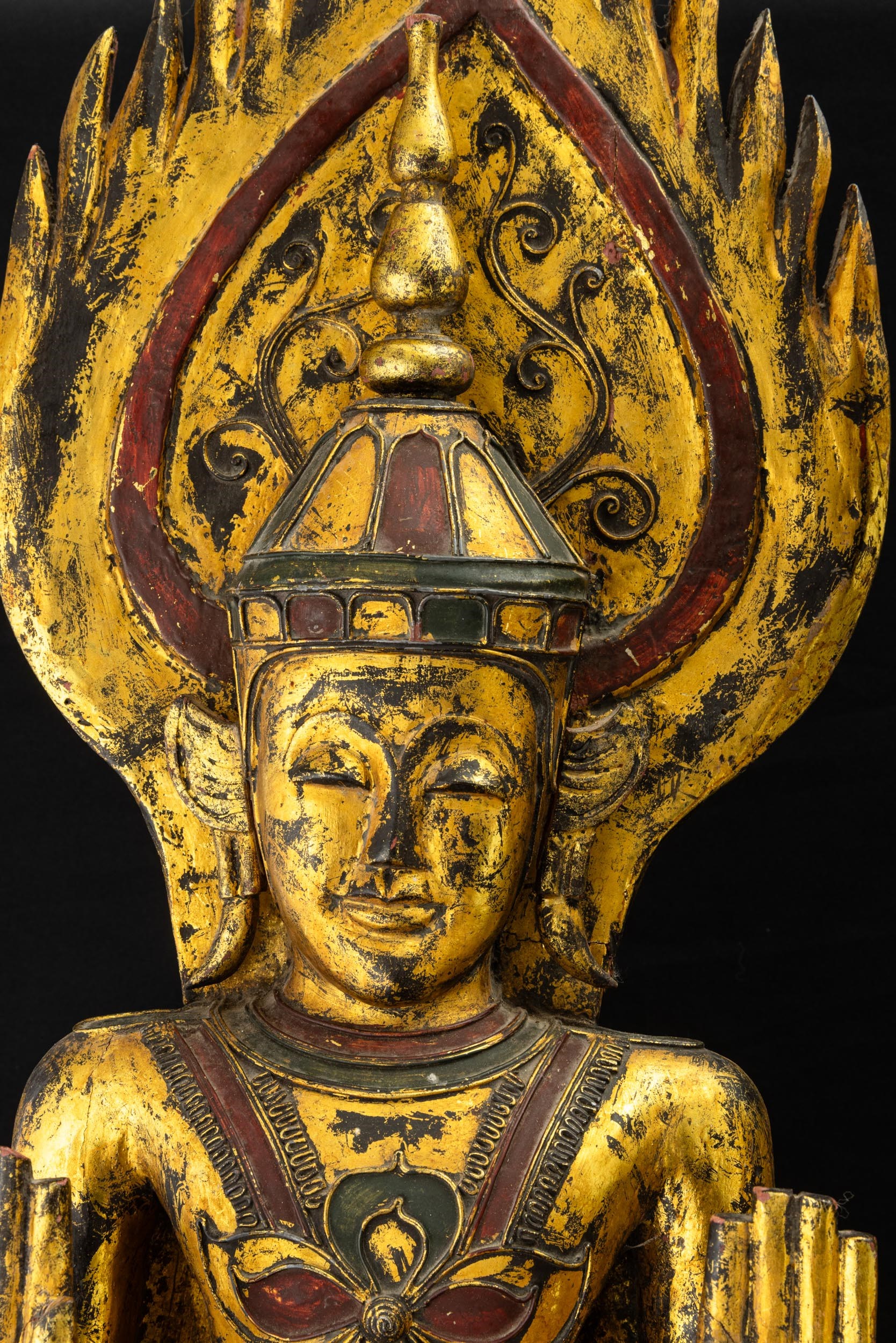 Figura di Bodhisattva stante, legno dorato con tracce di monocromia, Birmania, XVIII secolo (copp...