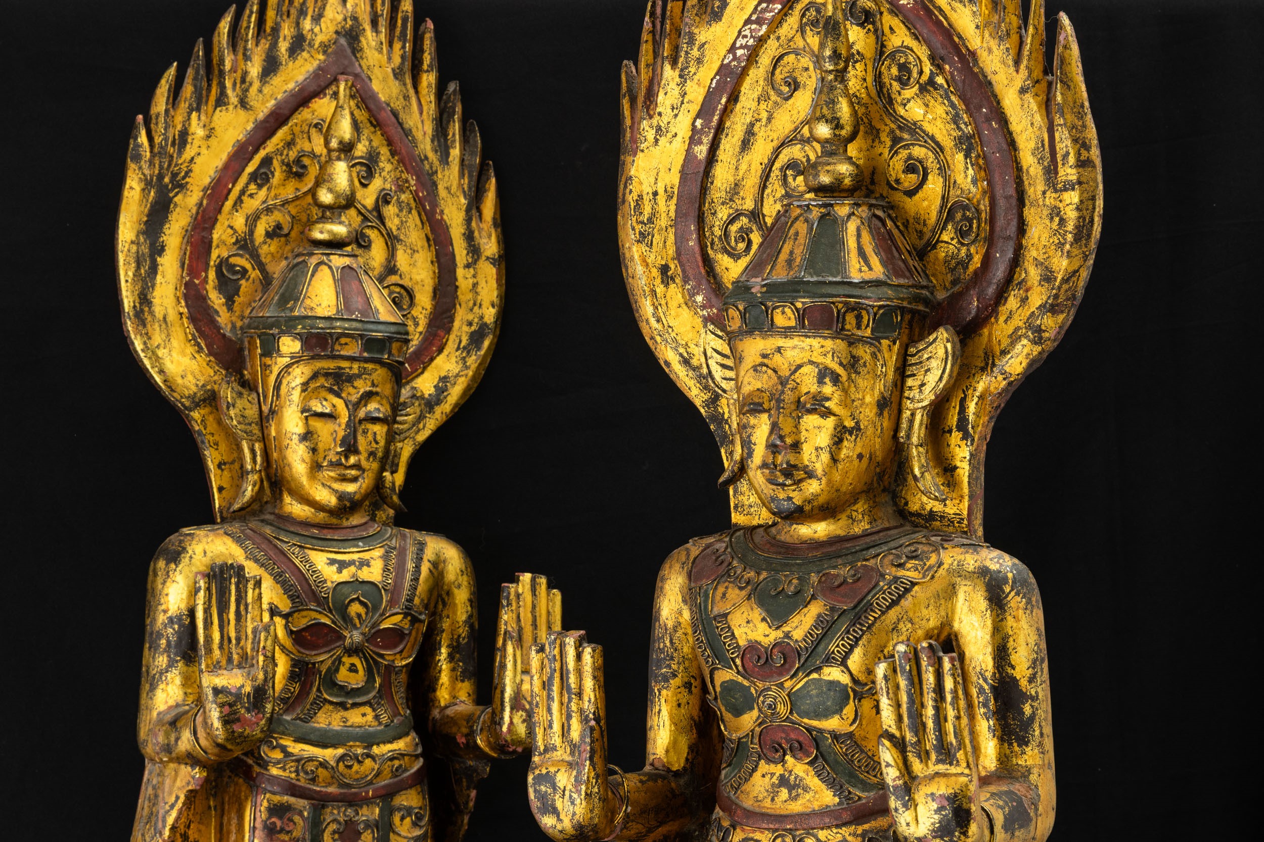 Figura di Bodhisattva stante, legno dorato con tracce di monocromia, Birmania, XVIII secolo (copp...