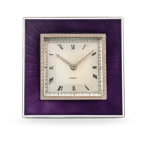Cartier - Raro orologio da tavolo Belle Epoque in argento e smalto viola Sunburst, quadrante argentè Guilloché con numeri Romani e lancette impreziosite da brillanti, circa 1920