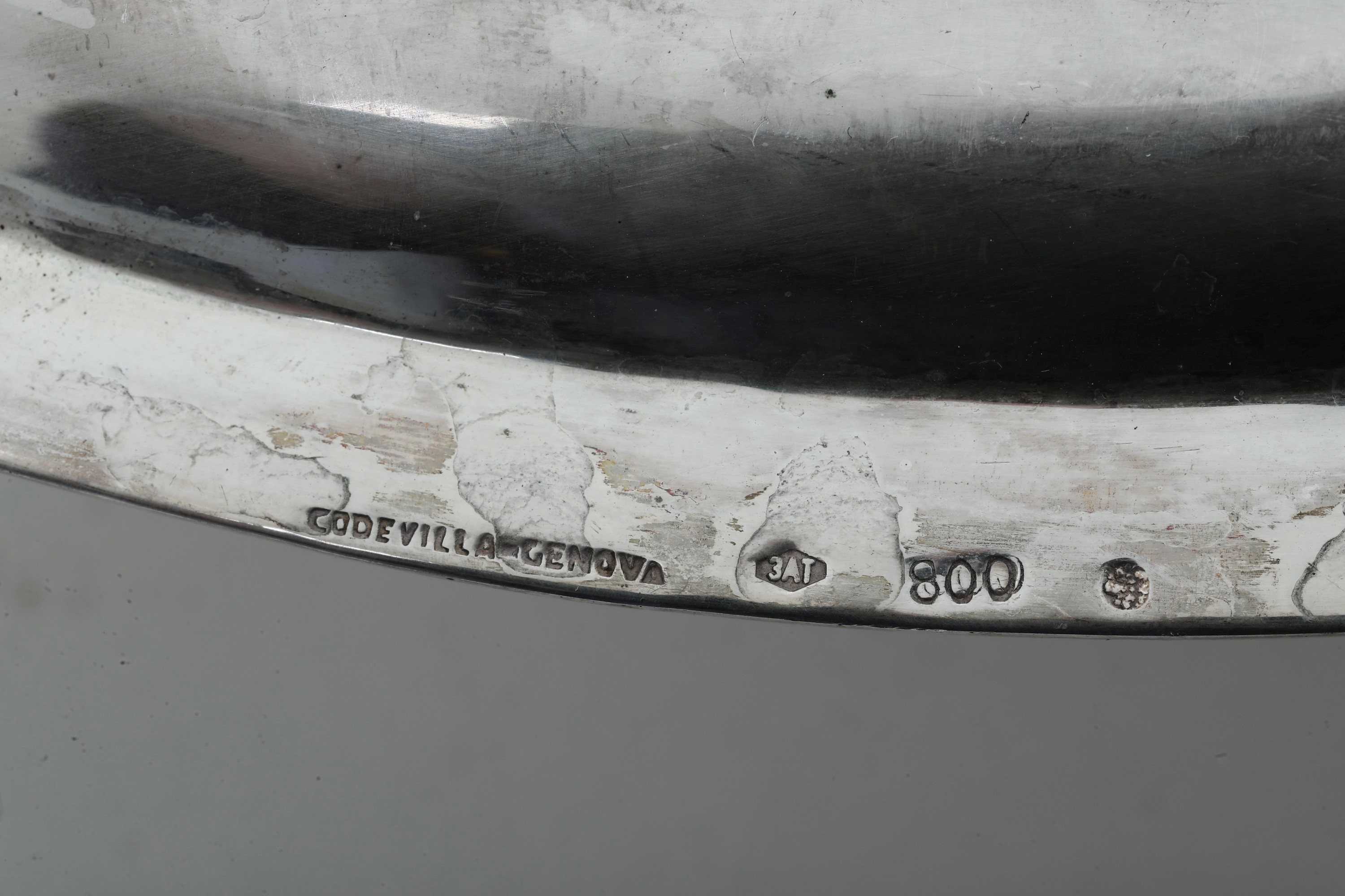 Argenteria italiana del XX secolo, Coppia di salsiere in argento fuso e sagomato (per Codevilla, ...