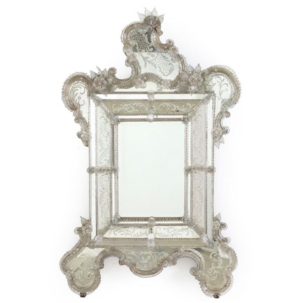 Specchiera a più riserve in vetro di Murano in stile veneziano. XX secolo