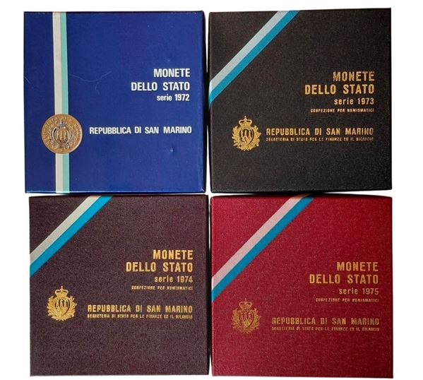 San Marino 1972-1975. 4 divisionali Fior di Conio con altrettante monete d’argento.
