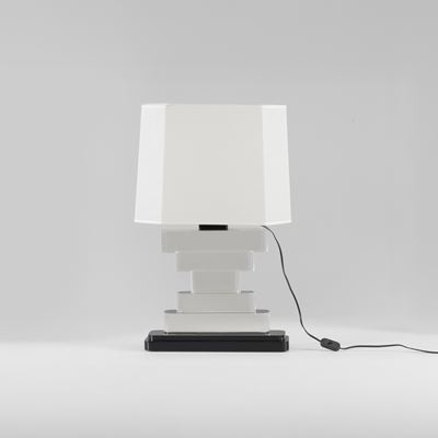 Lampada da tavolo in plexiglas con base in ABS, Italia, circa 2000