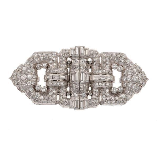 Spilla a doppia clip con diamanti taglio baguette, taglio brillante e taglio huit-huit