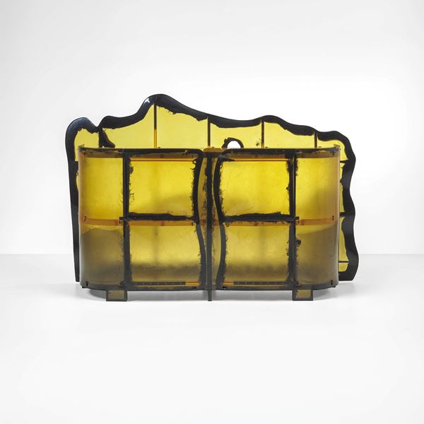 Mobile contenitore della serie Nobody’s Perfect.