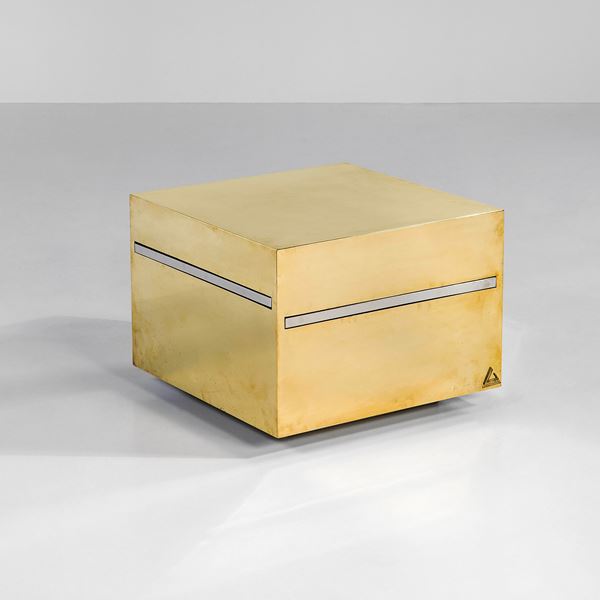 Low table mod. Cubo Magico from the Plurimi series.