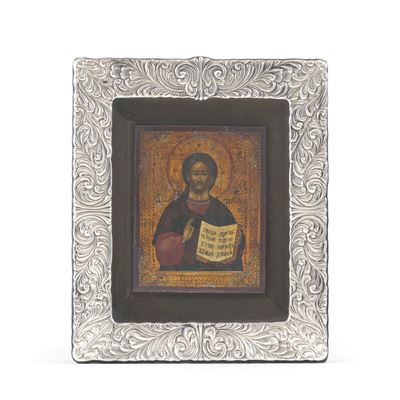 Icona russa del XVIII secolo, Cristo Pantocratore, con supporto in argento fuso e cornice in arge...