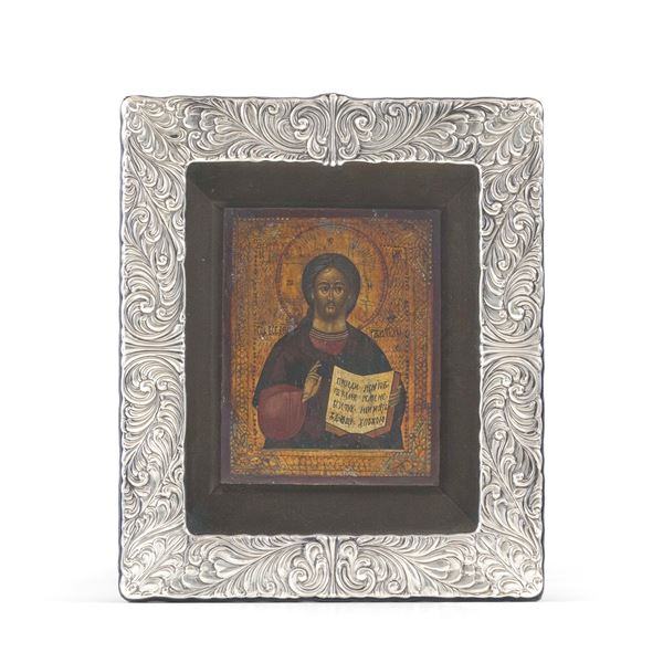 Antica icona su tavola (Russia) XVIII secolo, entro cornice in argento del XX secolo Cristo Pantocratore