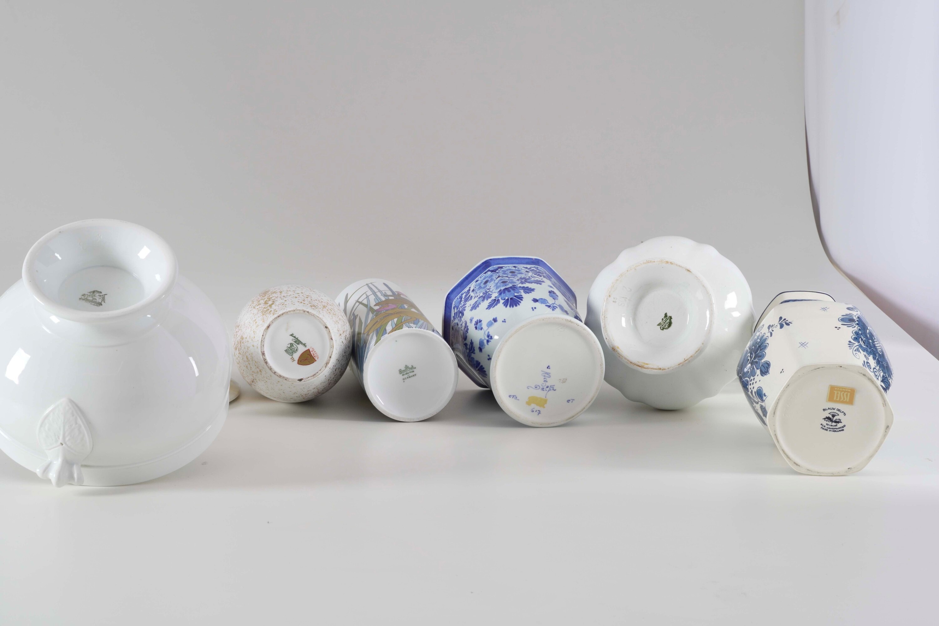 Manifatture diverse, Otto porcellane da collezione (Rosenthal, Delft, Laveno) – XX secolo