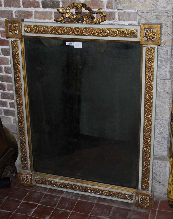 Specchiera in stile Luigi XVI laccata e dorata