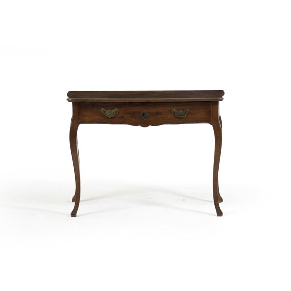 Consolle in legno. XIX secolo