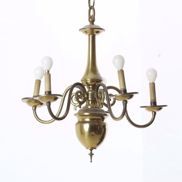 Lampadario a cinque luci in metallo dorato