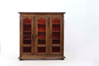Libreria a tre ante, XX secolo