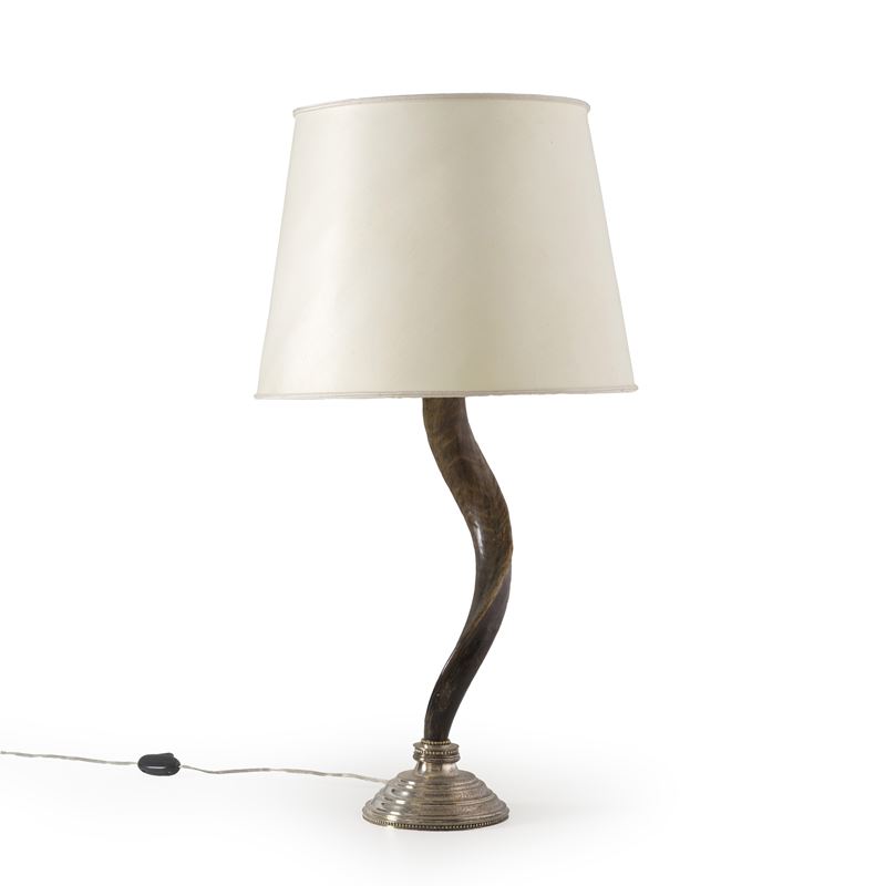 Abat jour con fusto in corno. XX secolo  - Asta Antiquariato - Cambi Casa d'Aste