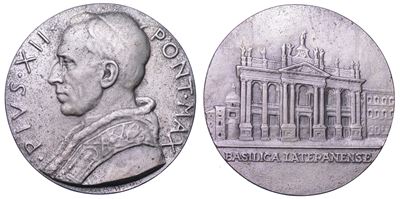 Medaglia in argento commemorativa di Pio XII, Basilica di San Giovanni Laterano, 1939-1958