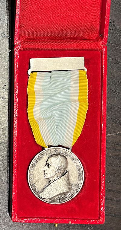 VATICANO, Onorificenza in Argento, Vergine Regina, 1954