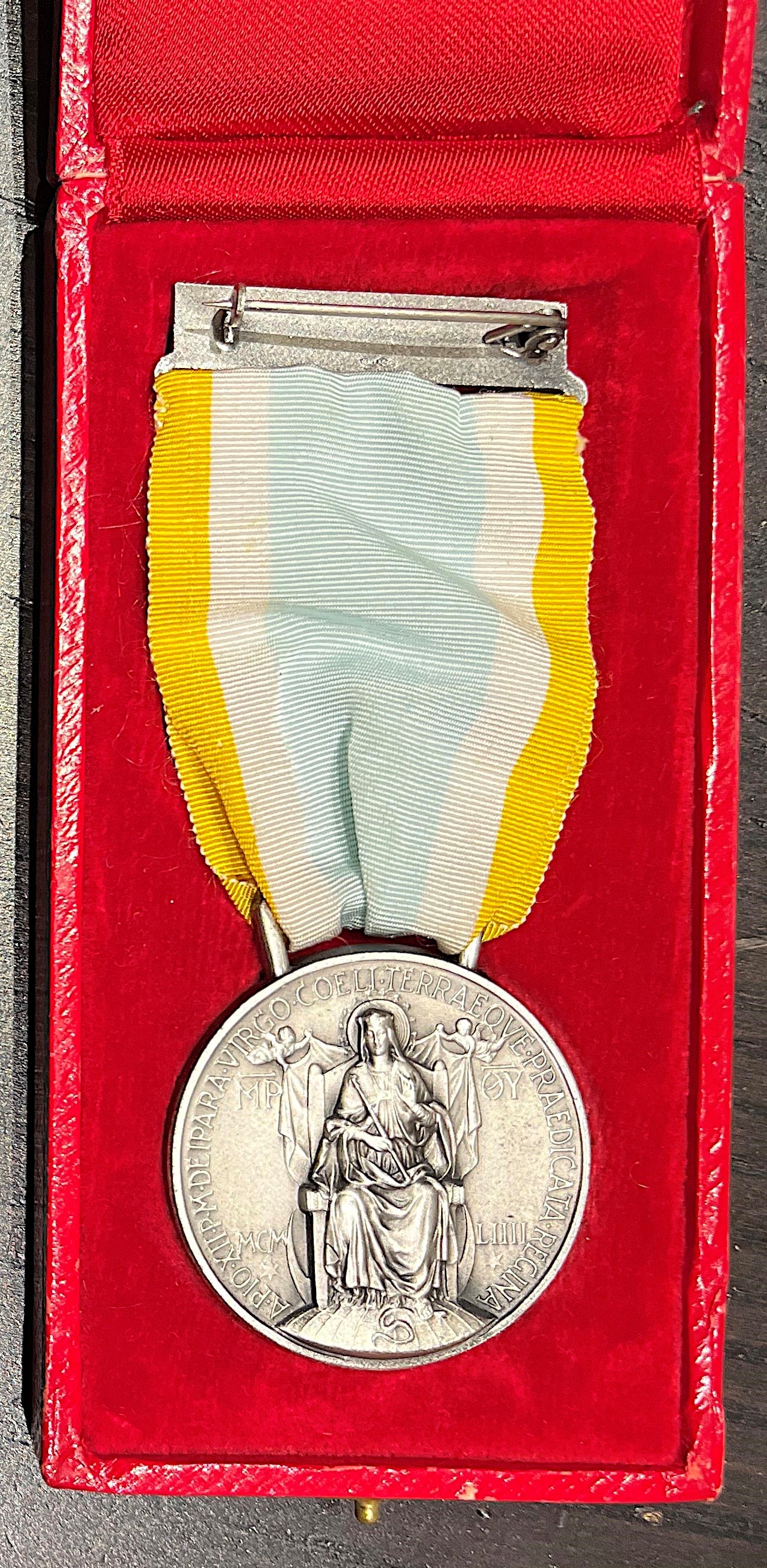 VATICANO, Onorificenza in Argento, Vergine Regina, 1954
