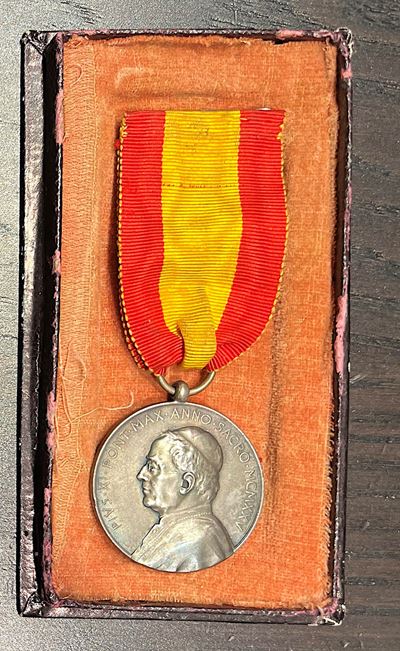 Pio XI, Onorificenza in argento 1925 Benemerenti