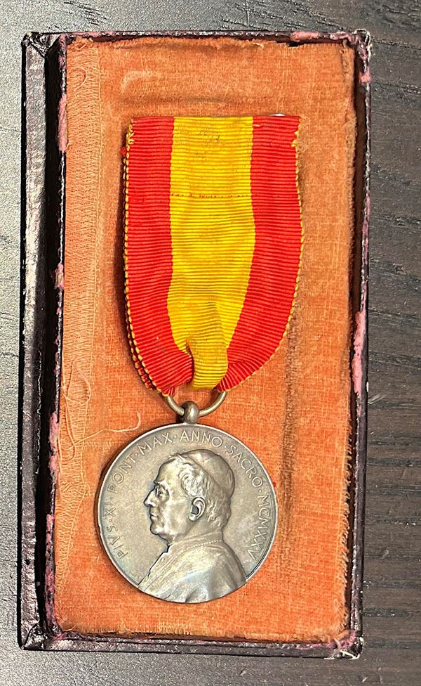 VATICANO. PIO XI, 1922-1939. Onorificenza in argento 1925. Benemerenti.